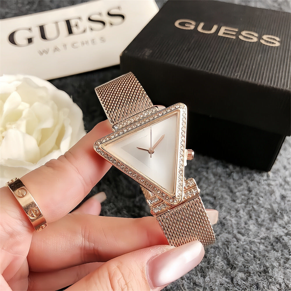 GUE Dreieckige Damenuhr | Quarz und Mesh-Armband