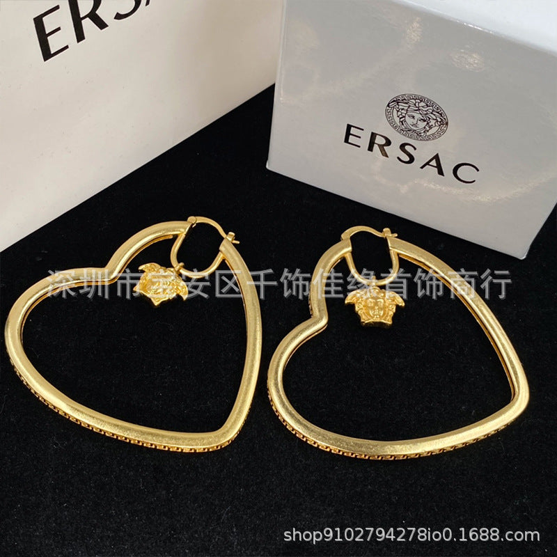 Colección de pendientes Man Family Medusa: pendientes de perla incrustados con diamantes, estilo personalizado extravagante, pendientes ligeros y lujosos