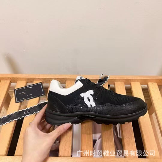 Zapatillas de suela gruesa con pequeñas fragancias, zapatillas de papá, zapatillas casuales de cuero suave para mujer, zapatillas de correr nuevas para mujer 2023