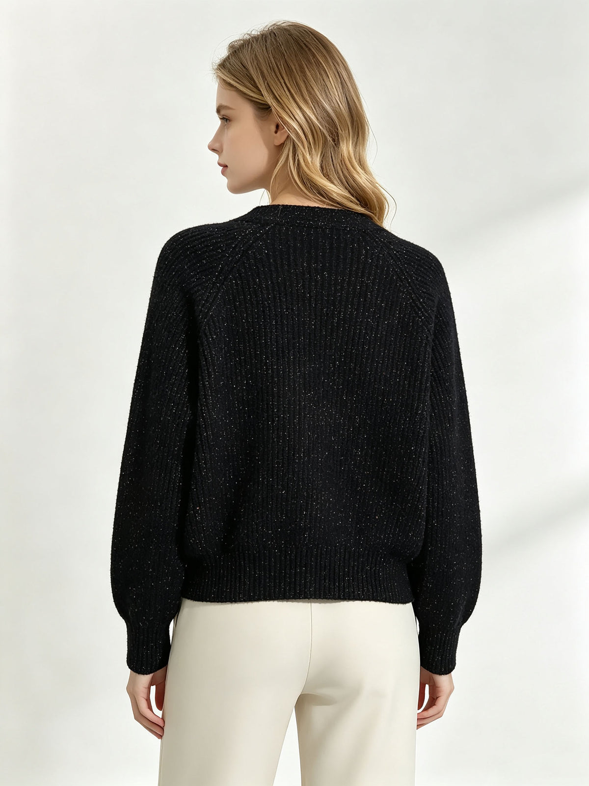 Cardigan nero donna Y | Scollo a V e maglia brillante