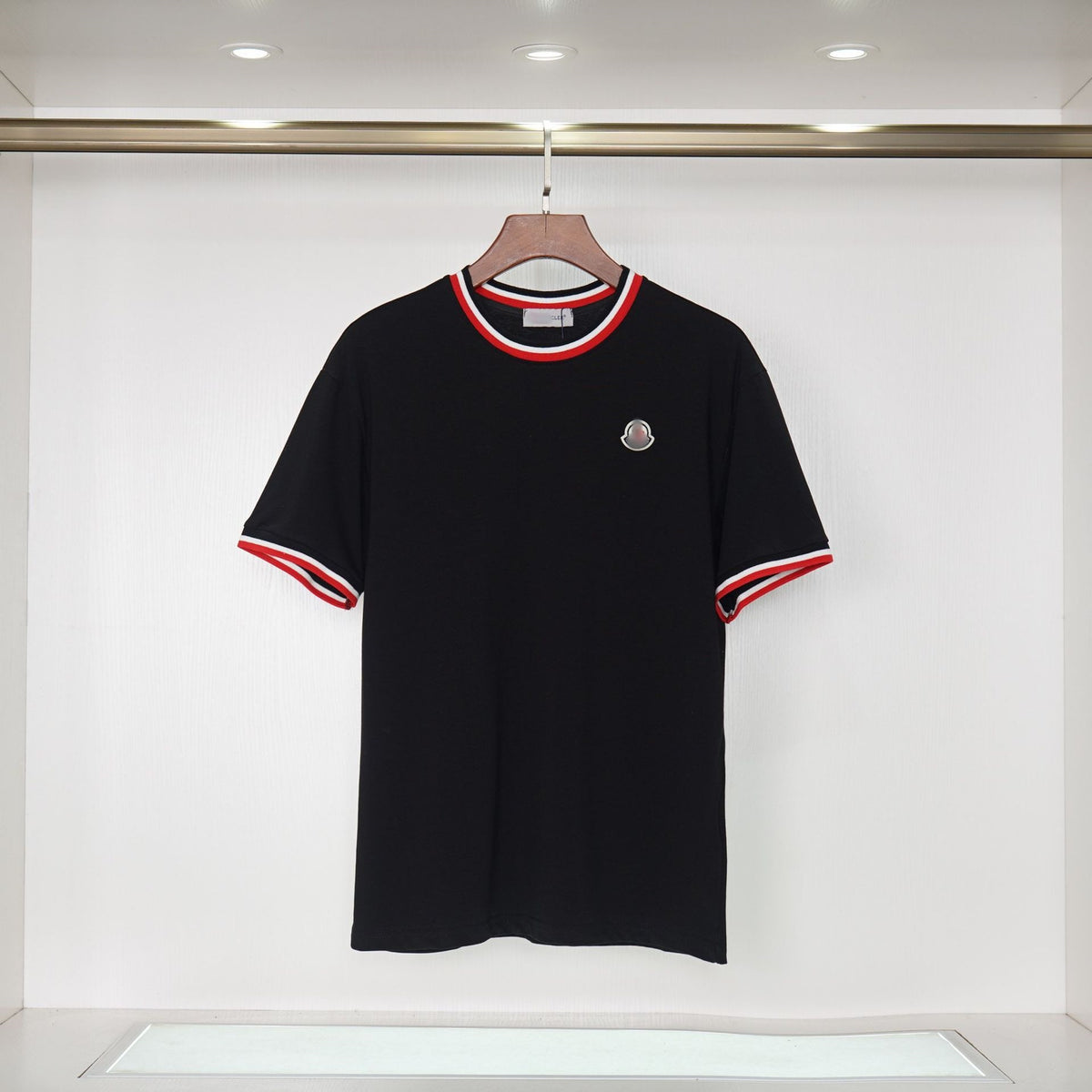 Camiseta Bordada Hombre MON | Cuello Redondo