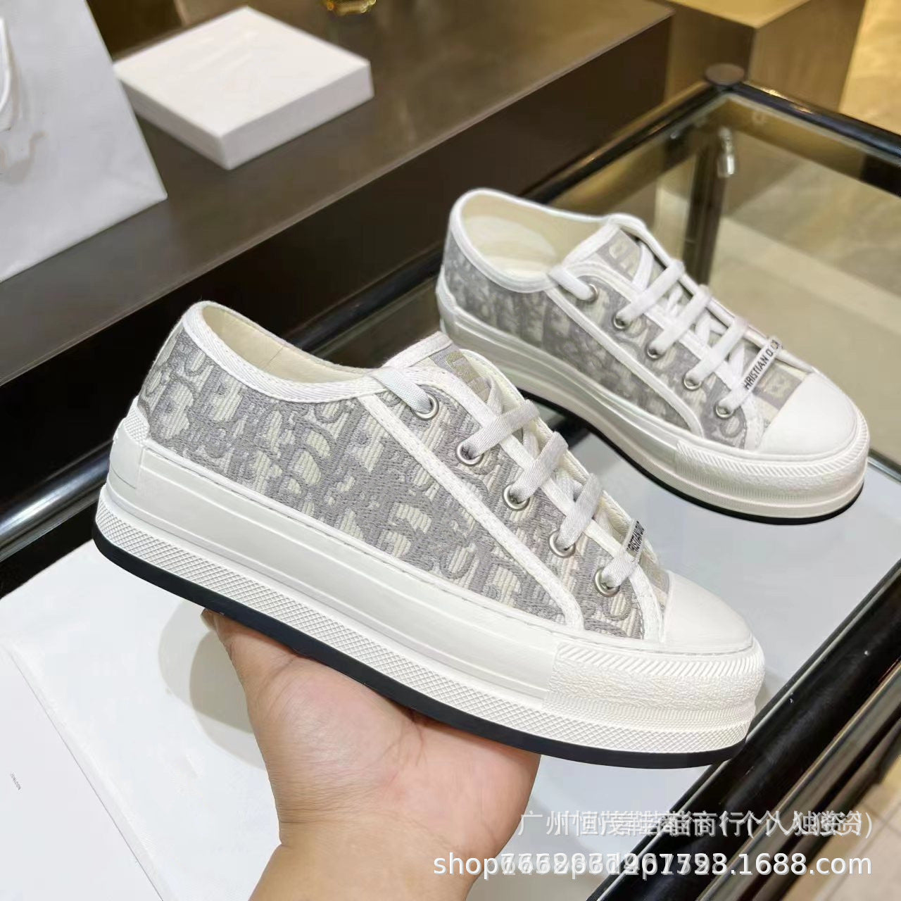 Familia D con bordado con letras primavera, nueva plataforma de Internet con cordones de celebridades de celebridades con cordones en altura interior aumenta zapatillas casuales INS fashion zapatillas solteras mujeres