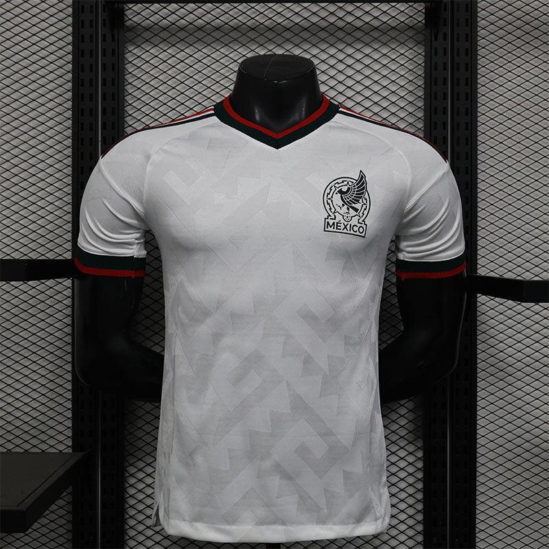 26. Nuevo club de selección edición de jugadores: Real Madrid, Barcelona, Brasil, Arsenal, España, México, Chelsea
