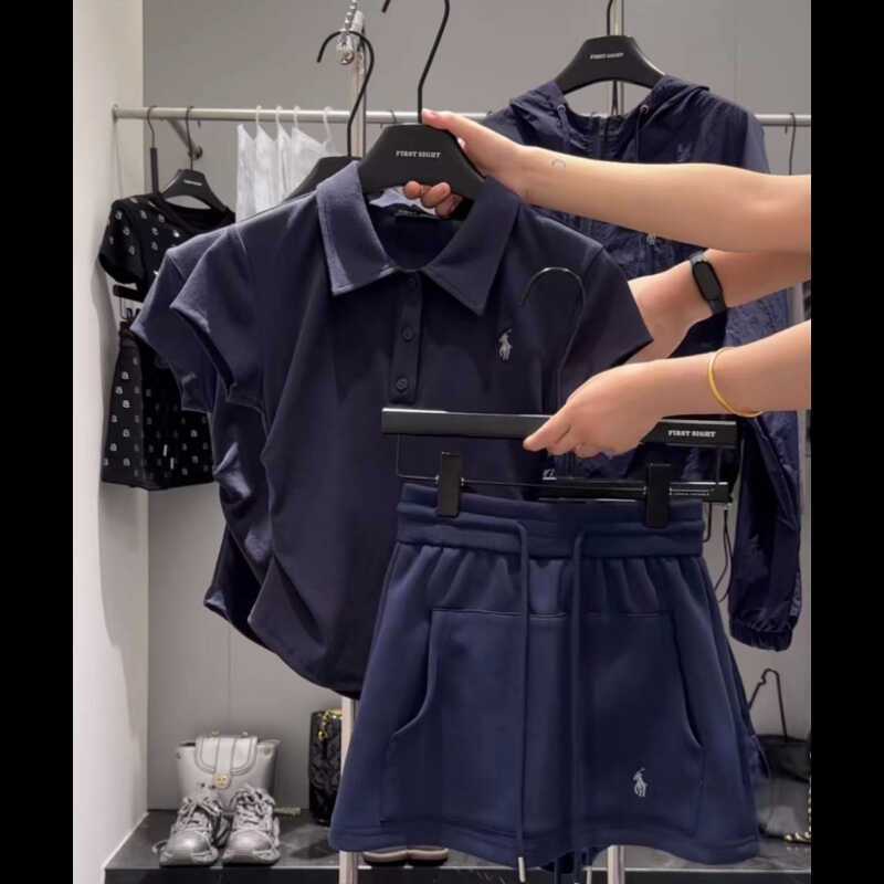 Vestido de manga corta con cuello polo bordado en poni para mujer, superventas de dopamina de verano, conjunto deportivo casual versátil de dos piezas