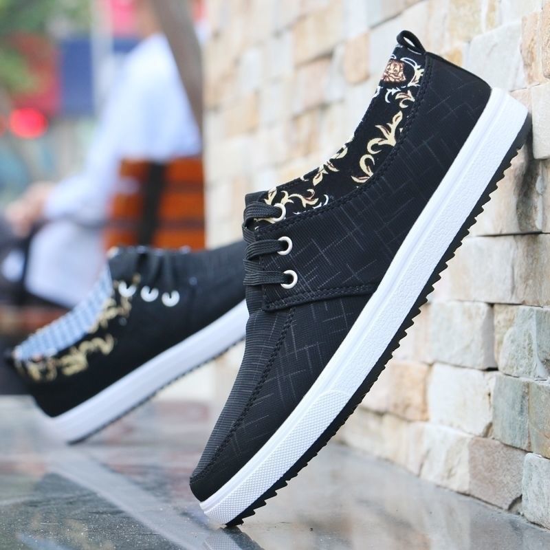 Zapatos Little White para hombre 2024 Nuevos zapatos transpirables de verano Marca de moda Calzado casual de cuero versátil Zapatos blancos de hombre Zapatillas deportivas