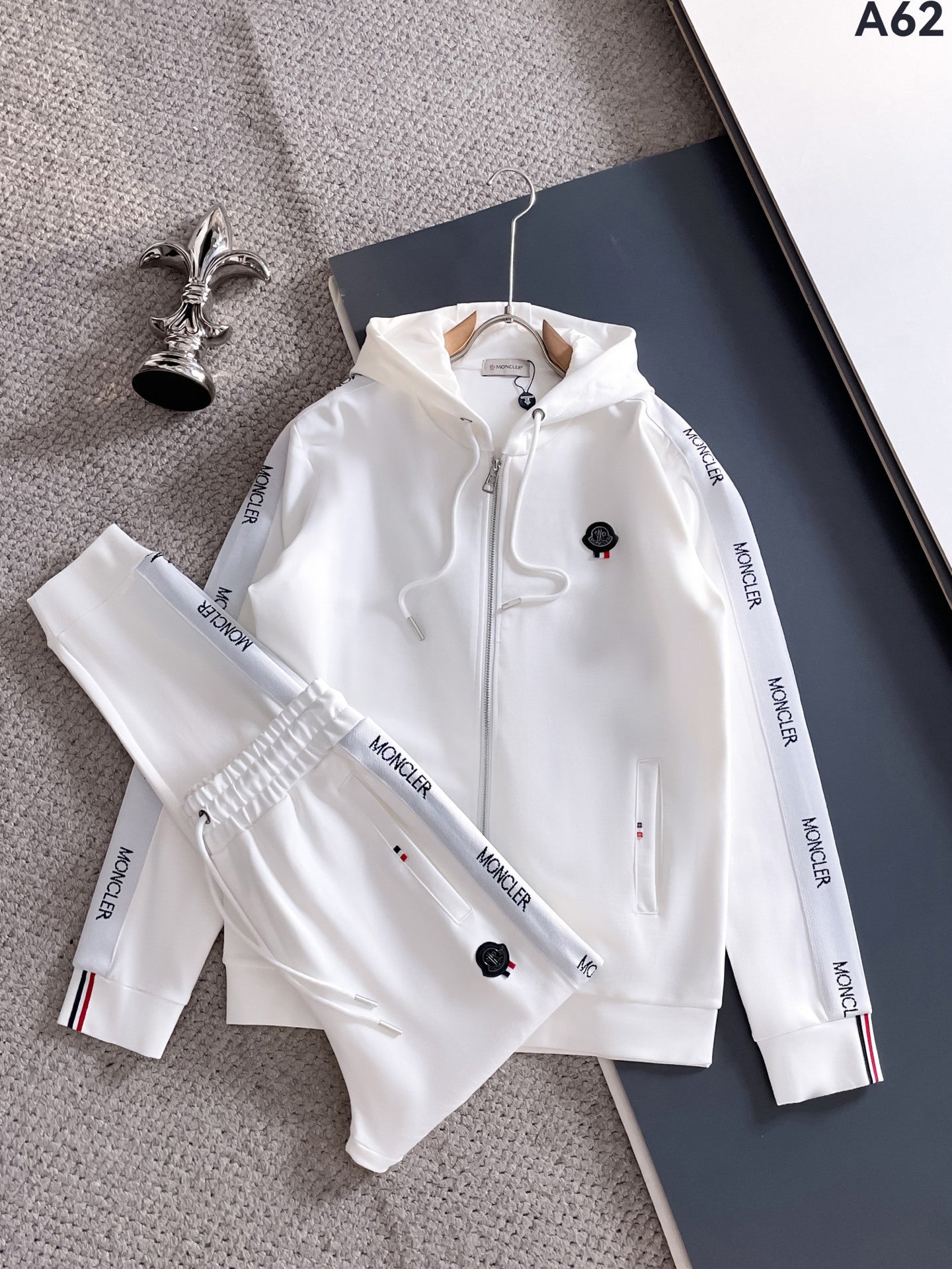 La versión correcta del SS25 transfronterizo debuta en otoño e invierno: nueva chaqueta de traje, cremallera, lujoso y sitios de moda para hombres europeos y americanos