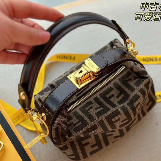 Bolsa de fiambrera FF, bolsa clásica vintage para fiambrera, nueva mini pequeña bolsa 2025, bandolera vintage de mano para llevar cruzada