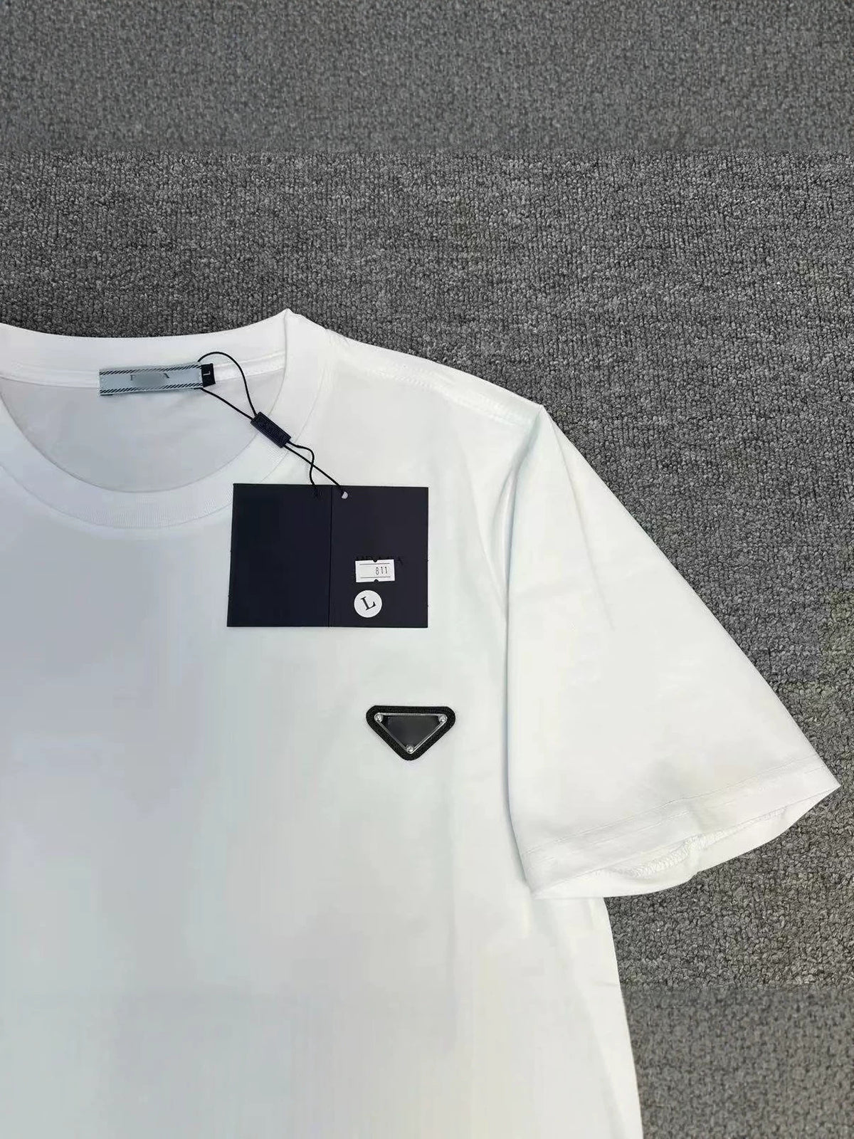 Camiseta PRA | Cuello Redondo Bordado