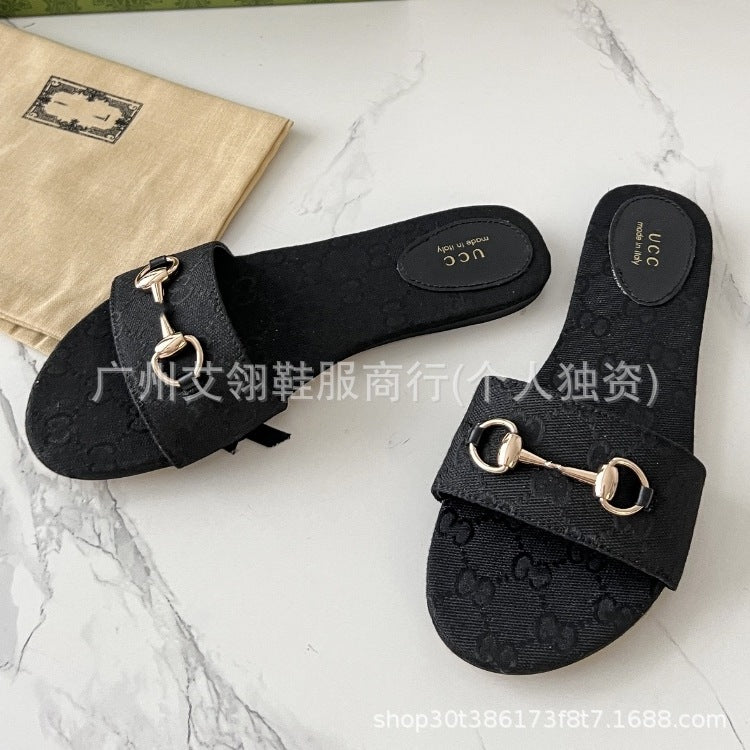 Nuevas sandalias de tacón grueso con tira de una sola tira G Family 2025 para mujer, tacones altos de moda, sandalias de hebilla de caballo para mujer, conjunto de zapatos simples