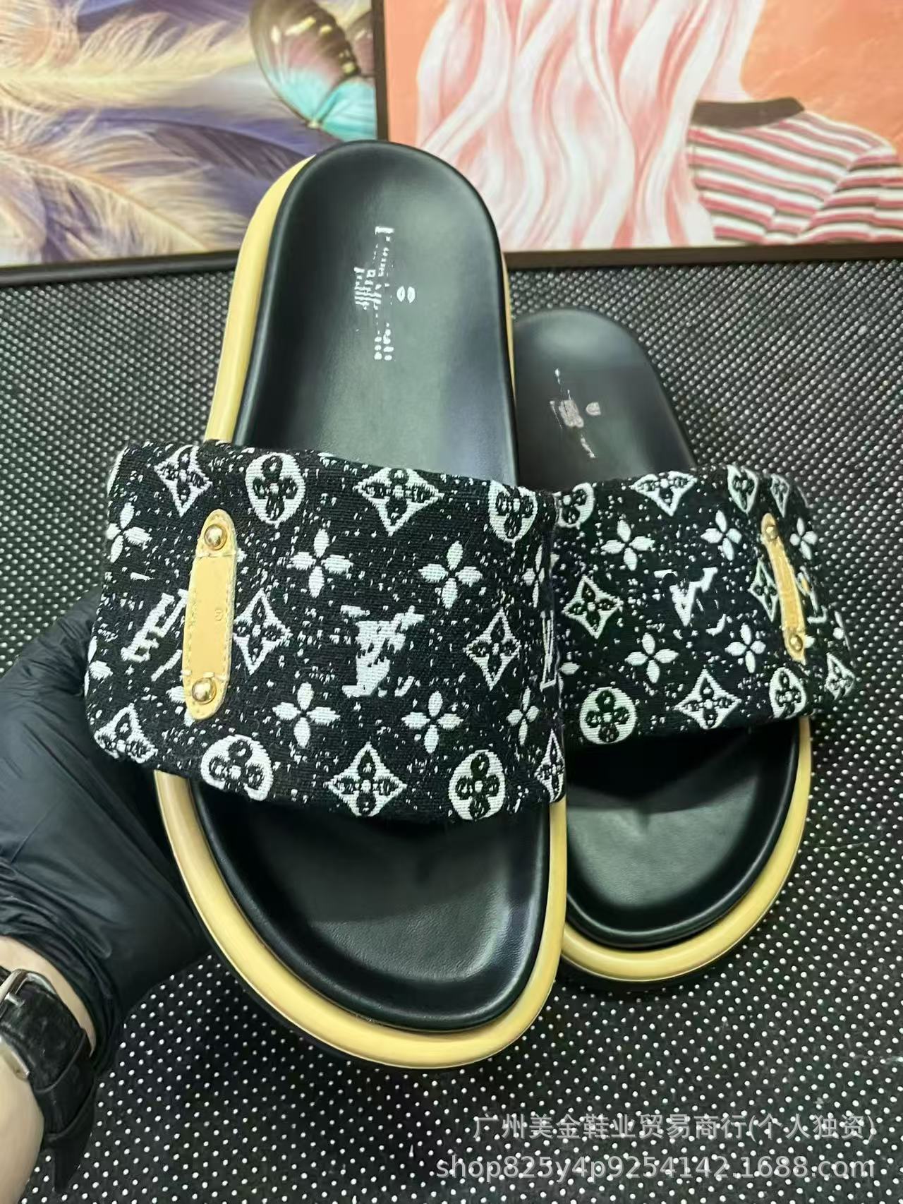 Zapatillas de Velcro de suela gruesa Donkey Home para mujer, 2025 Nuevas zapatillas antideslizantes de denim con letras antideslizantes para exportación