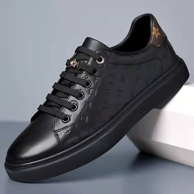 Zapatillas de hombre, zapatillas blancas de cuero, zapatillas transpirables de verano para hombre, pedales de un pie, zapatillas versátiles de plataforma, suelas planas y modelos nuevos y duraderos