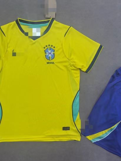 26 juegos de 26 aficionados para las equipaciones de fútbol de la Copa del Mundo de EE.UU., Canadá y México para Brasil, España, Portugal y Croacia