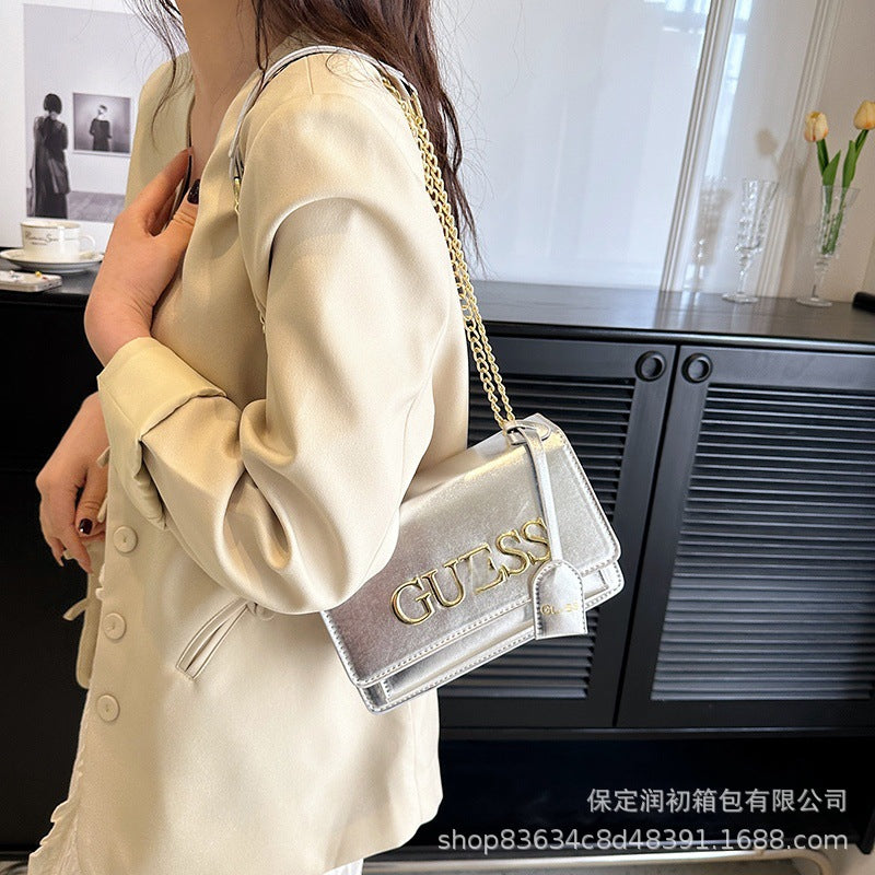 Bolsa pequeña cuadrada de charol vintage europea y americana GS para mujer, nueva bolsa cruzada de moda transfronteriza de moda para el transporte diario versátil con un solo hombro y un solo hombro