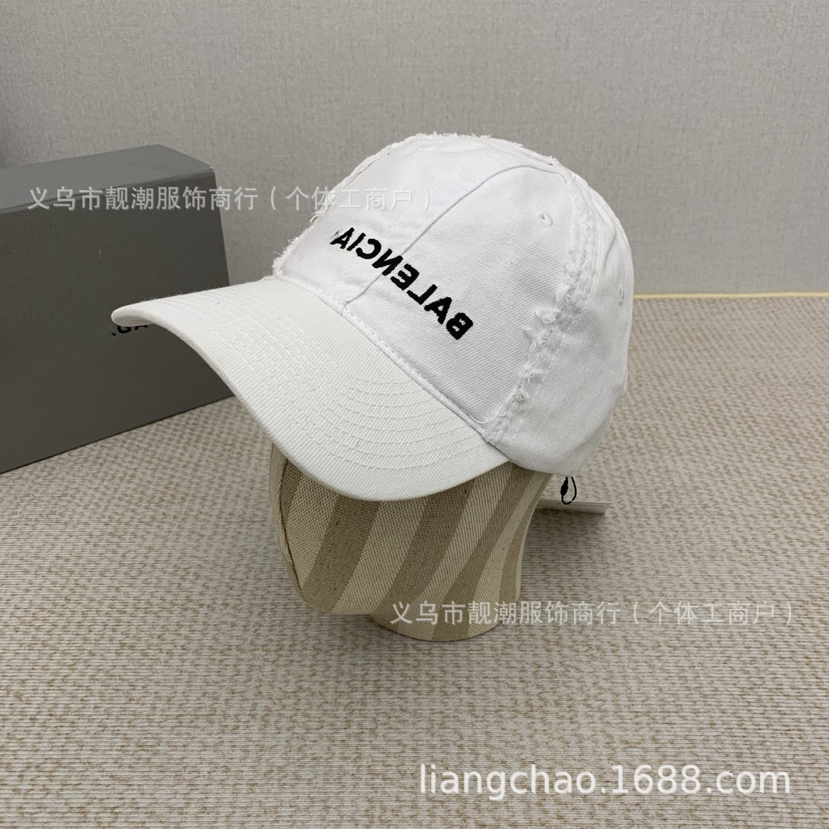 Unisex Cap B | Adjustable And Embroidered