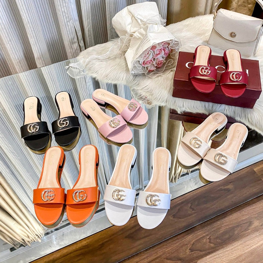 Zapatillas de mujer de la marca G de alta versión para exportar, pedrería doble G de moda de verano, zapatillas de moda casuales planas antideslizantes para ropa exterior