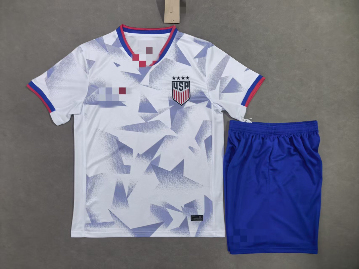 26 juegos de 26 aficionados para las equipaciones de fútbol de la Copa del Mundo de EE.UU., Canadá y México para Brasil, España, Portugal y Croacia