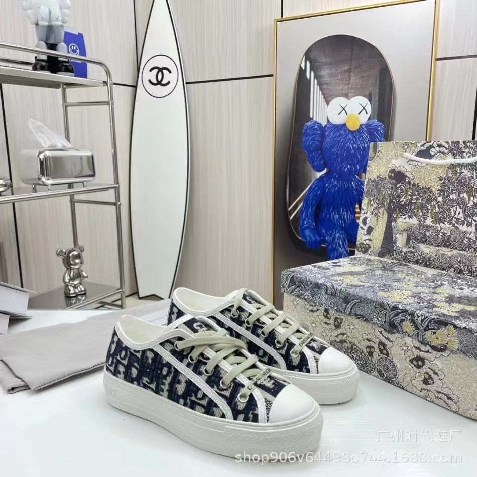 Zapatos de lona bordados con letras altas, zapatos de mujer con plataforma elevada con cordones, zapatos casuales versátiles de flor antigua, zapatos de tapa baja con cordones