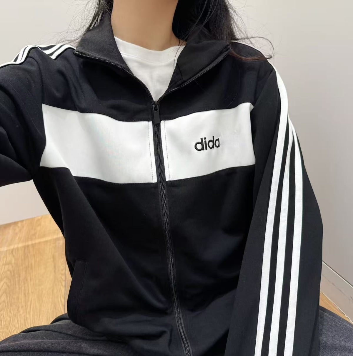 Chaqueta De Cuello Alto Mujer AD | Tres Rayas