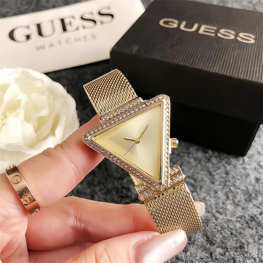 GUE Dreieckige Damenuhr | Quarz und Mesh-Armband