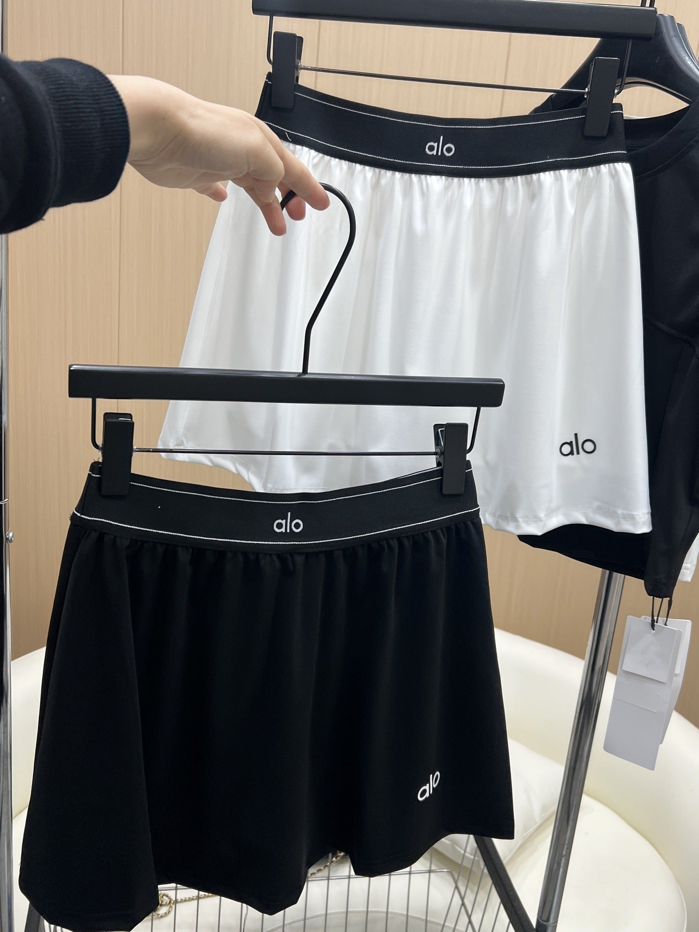 2026 Nuevo set deportivo de secado rápido falda antiexposición para tenis Chaleco de yoga de bádminton I-Letter Camiseta de manga corta para mujer