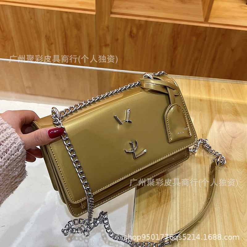 Bolsos premium de mujer 2025 nuevo estilo, la moda de este año con cadena francesa con un solo hombro, bolso bandolera famoso en internet, bolso pequeño cuadrado