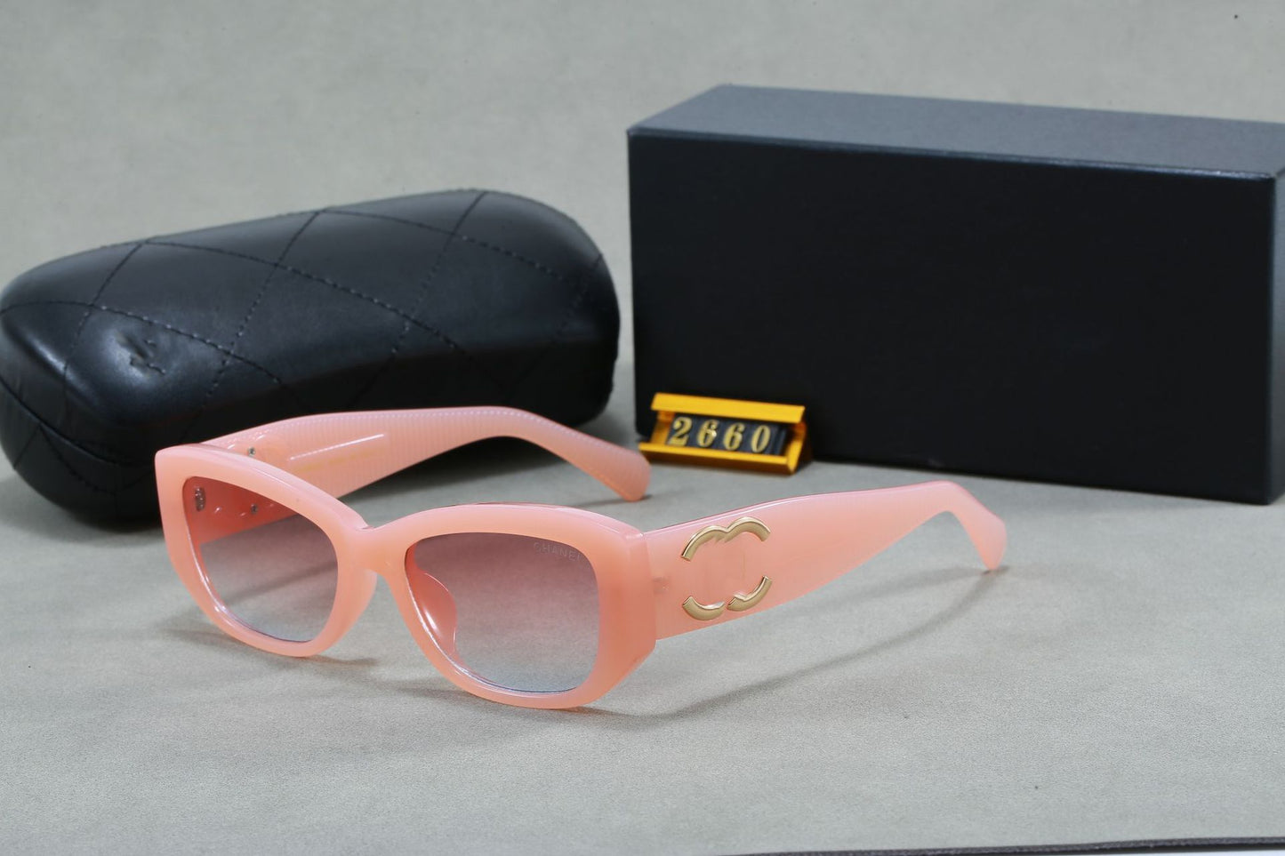 Gafas de sol doble C con el logo Xiaoxiang para mujeres, superventas de celebridades de internet Xiaohongshu, gafas de sol para hombre, transmisión en directo de ventas calientes 2660
