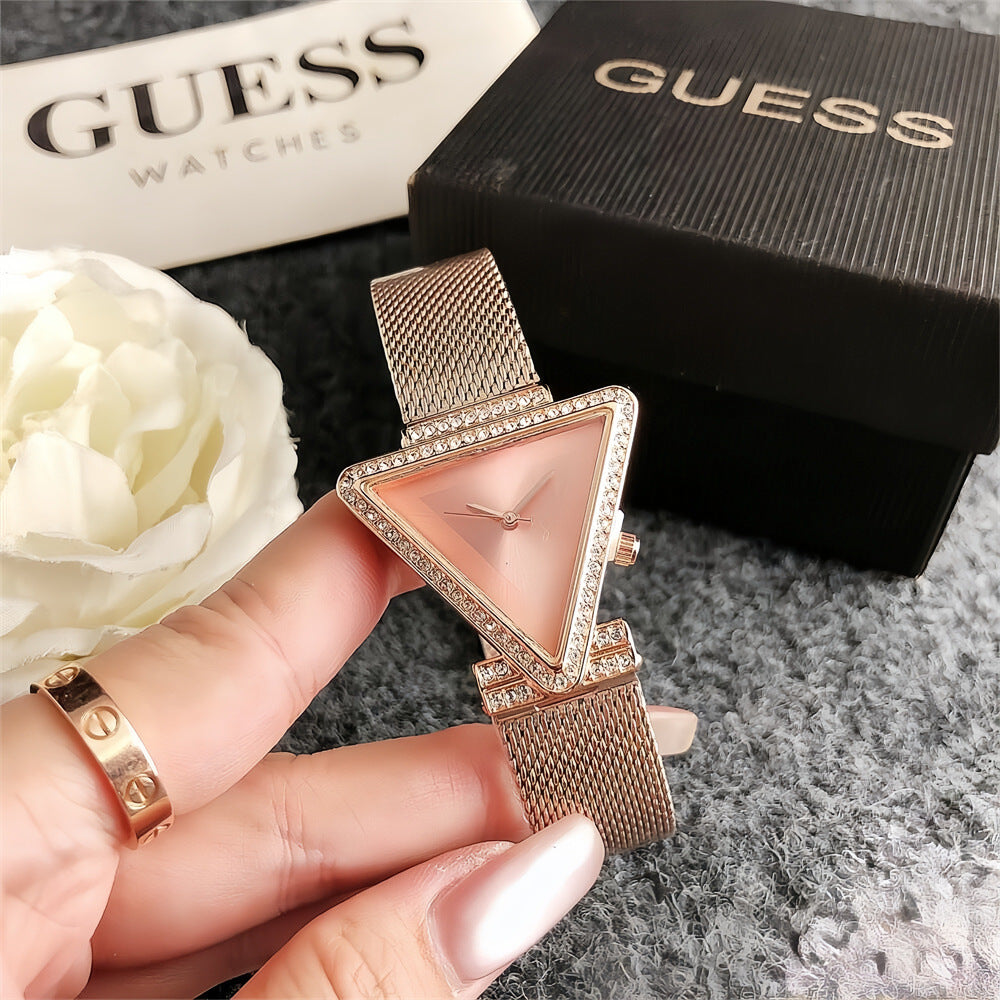 GUE Dreieckige Damenuhr | Quarz und Mesh-Armband