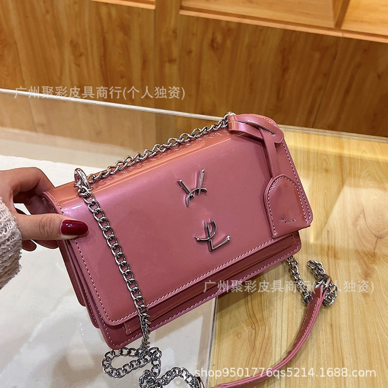 Bolsos premium de mujer 2025 nuevo estilo, la moda de este año con cadena francesa con un solo hombro, bolso bandolera famoso en internet, bolso pequeño cuadrado