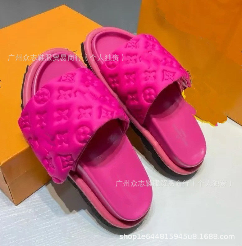 Comercio exterior Satén de Burro 2025 Verano Velcro Zapatillas de mujer Pastel mate para parejas Antideslizante Lote plano y de suela gruesa resistente al desgaste