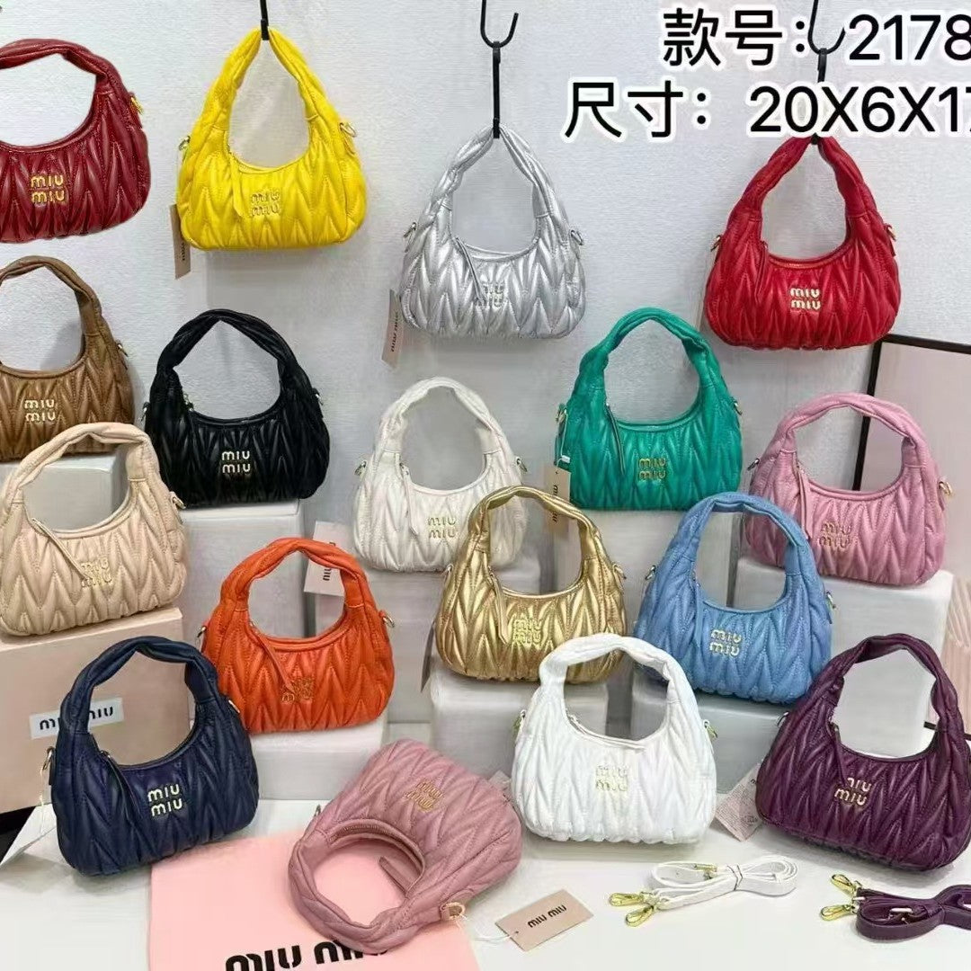 Miu Miu 2026 Nuevo bolso plisado de piel de cordero Mini bolso en forma de media luna en forma de axila Bandolera cruzada de un solo hombro para mujer