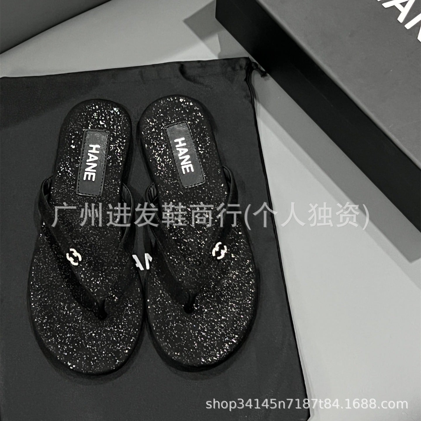 En stock, nuevas chanclas planas de terciopelo de pedrería de Chanchan Grandma 2026, sandalias versátiles de perla de moda