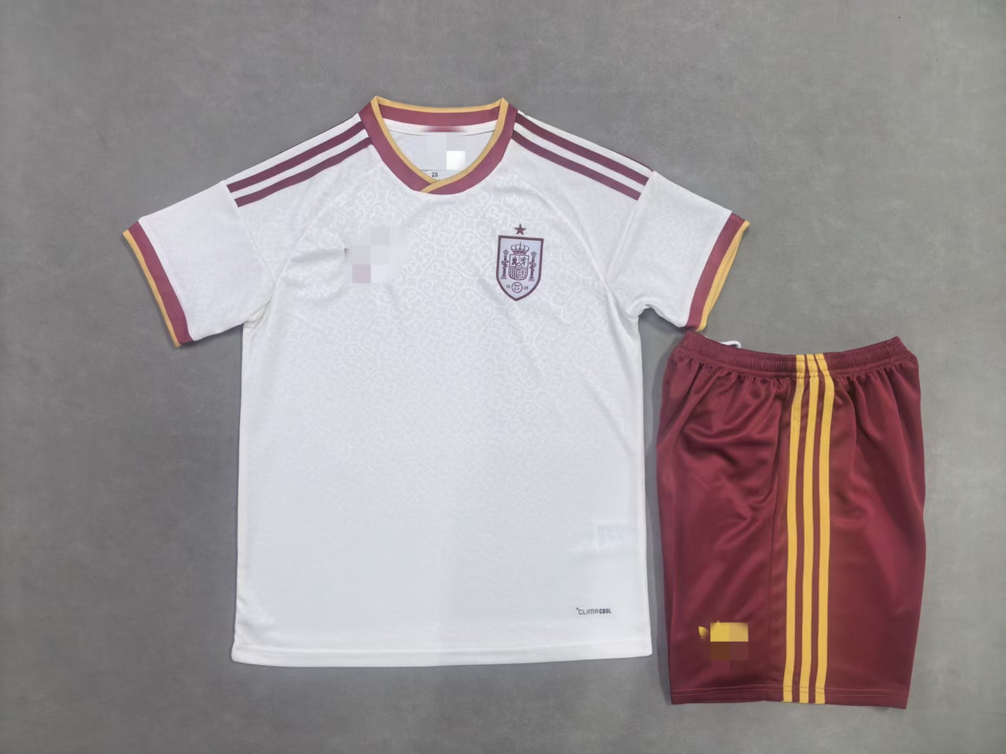26 juegos de 26 aficionados para las equipaciones de fútbol de la Copa del Mundo de EE.UU., Canadá y México para Brasil, España, Portugal y Croacia