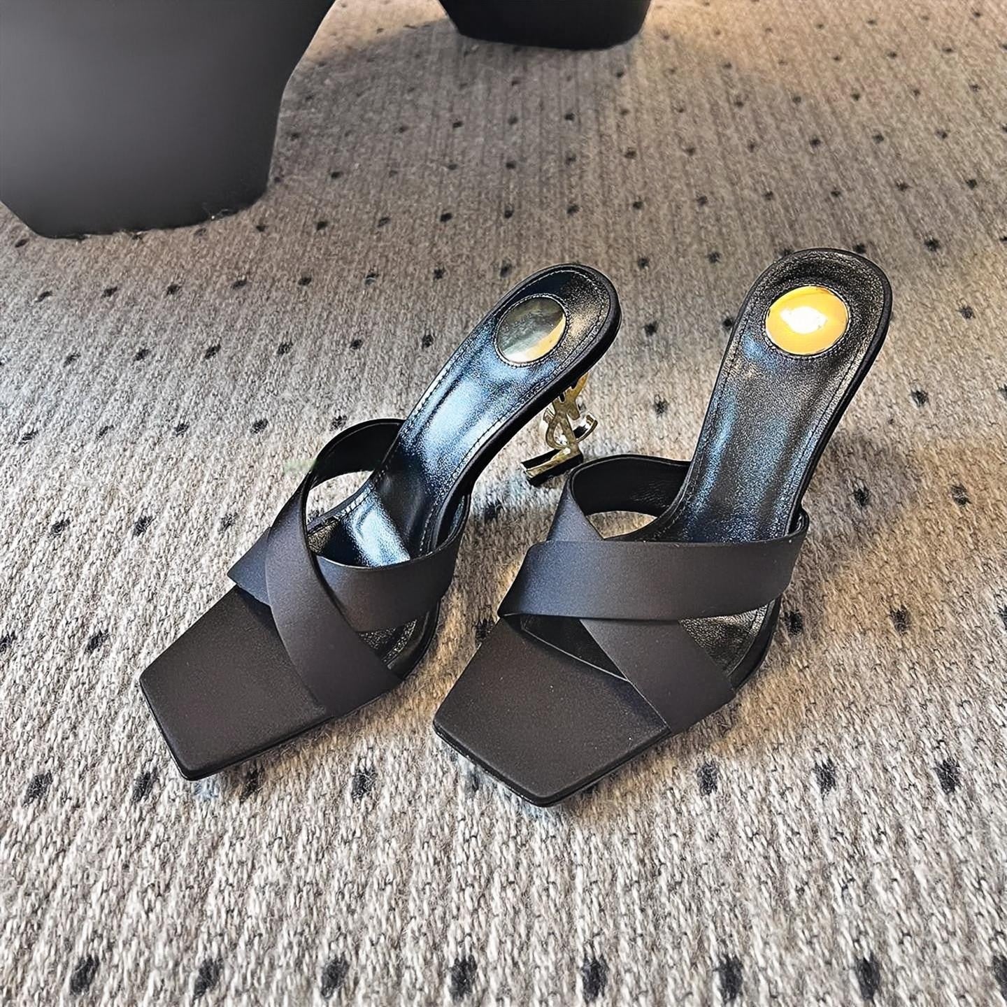 25 Nuevos zapatos de cruz de alta costura con tacones metálicos y zapatillas de tacón alto de seda para mujer, tacones altos abiertos y sensuales
