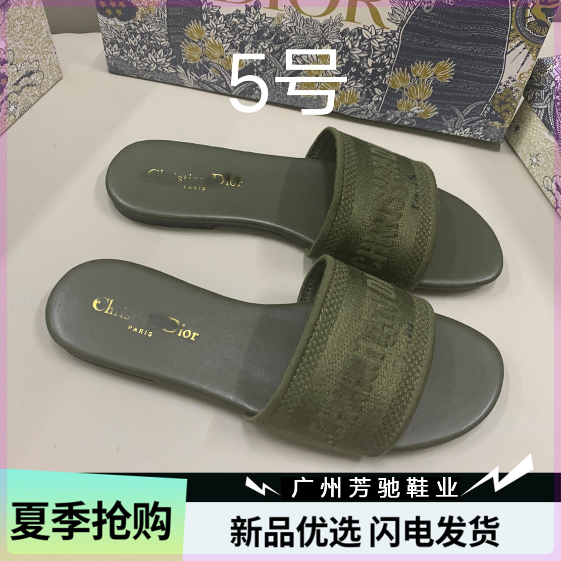Dior zapatos planos de mujer a la moda y versátiles bordados,Alta costura,suela suave antideslizante Dior Nuevo y moderno zapatillas refrescantes 2026