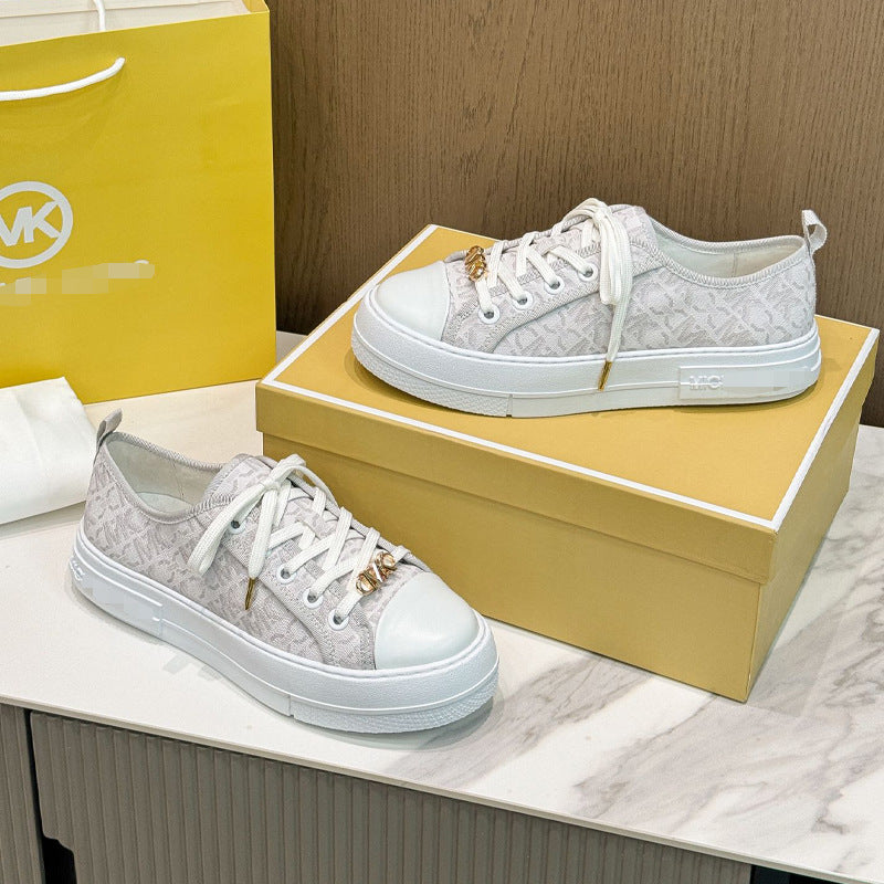 Zapatos informales de moda europea y estadounidense 2025 nuevo zapato blanco de cuero con cordones con hebilla metálica tendencia transfronteriza en la línea lateral