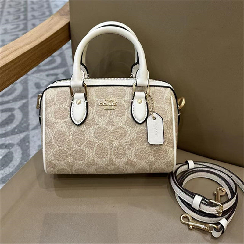 Kochi C bolso mini monograma Boston con monograma de Kochi C, portátil de mano y de hombro cruzado de hombro para mujer