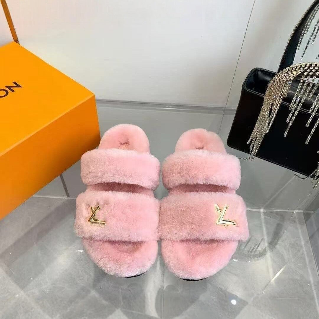 Las nuevas zapatillas peludas de L para otoño e invierno 2024, ropa de mujer, lana de cordero, chanclas de suela gruesa, antideslizantes y chanclas cálidas de suela plana