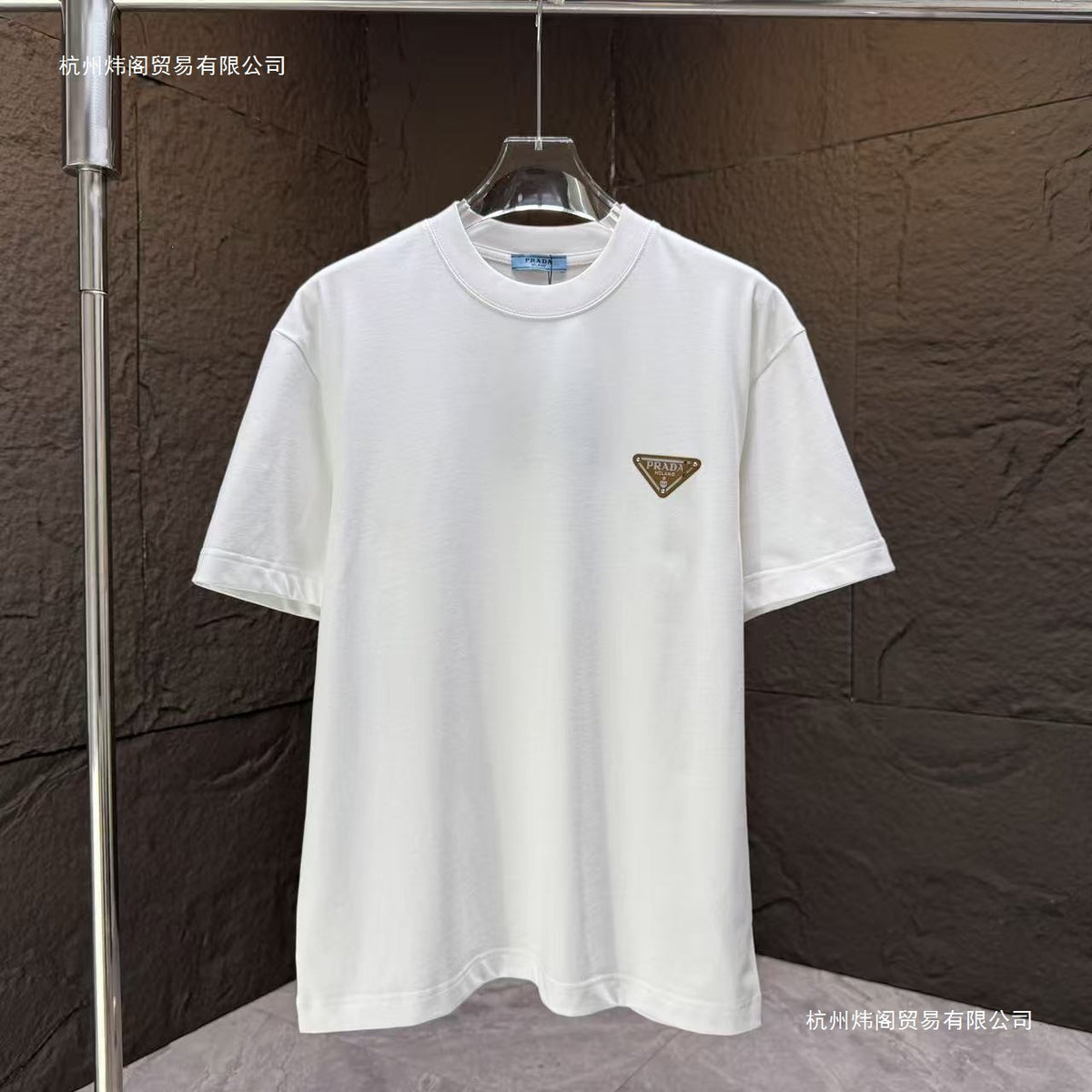 T-shirt Triangles métalliques | Casual été