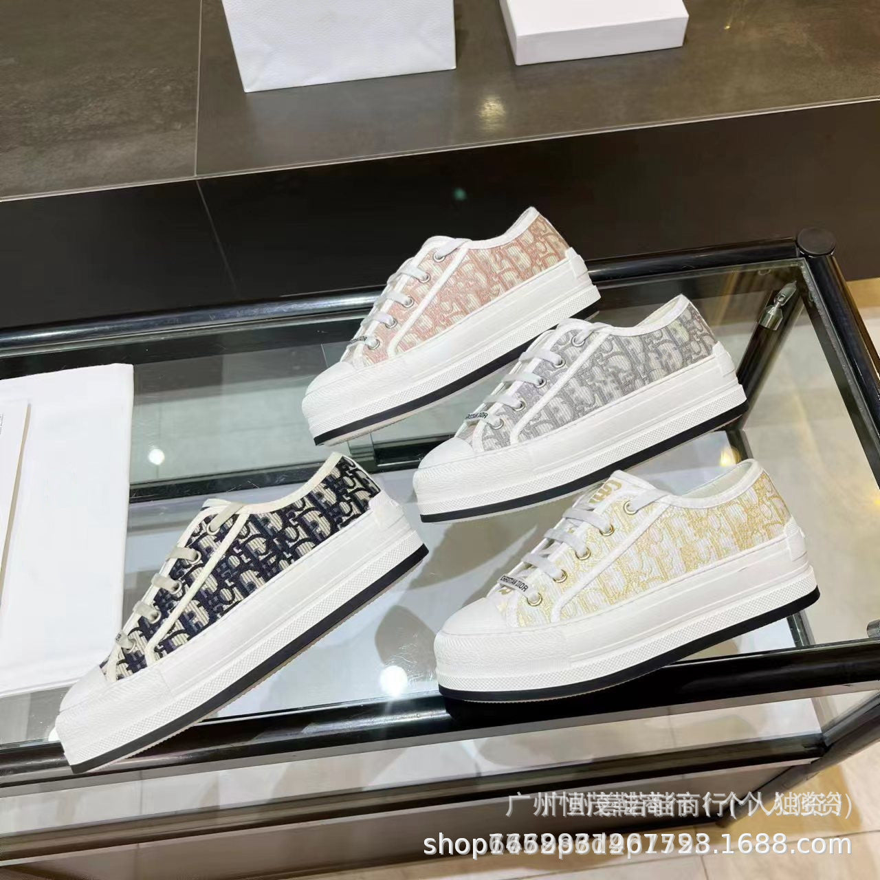 Familia D con bordado con letras primavera, nueva plataforma de Internet con cordones de celebridades de celebridades con cordones en altura interior aumenta zapatillas casuales INS fashion zapatillas solteras mujeres