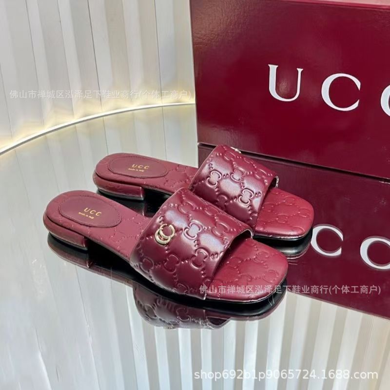 Nuevas sandalias planas en relieve con relieve off-line con letras antideslizantes zapatillas clásicas de playa para mujeres