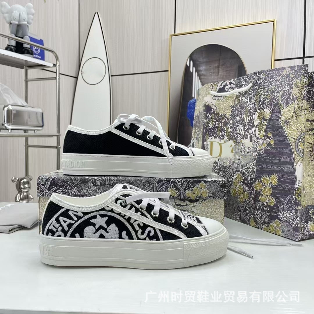 Zapatos de lona con bordado con letras, zapatos casuales versátiles con cordones de mujer con plataforma de relieve para el día a día