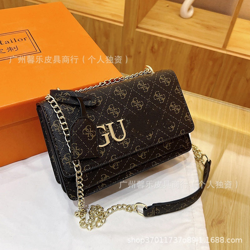 Bolso de cadena de moda súper caliente, súper caliente, bolso de cintura cruzado de un solo hombro para mujer 2025, de moda, versátil y versátil y de un solo hombro Bolsas