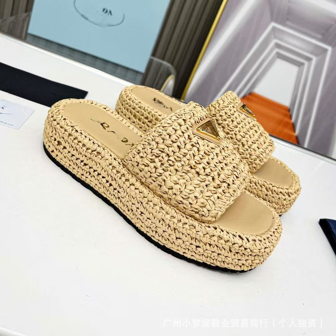 Verano 2024 nuevas sandalias tejidas de suela gruesa y de una sola línea, suela de plataforma tejida con césped que aumentan la altura y sandalias casuales de cuero genuino para mujer