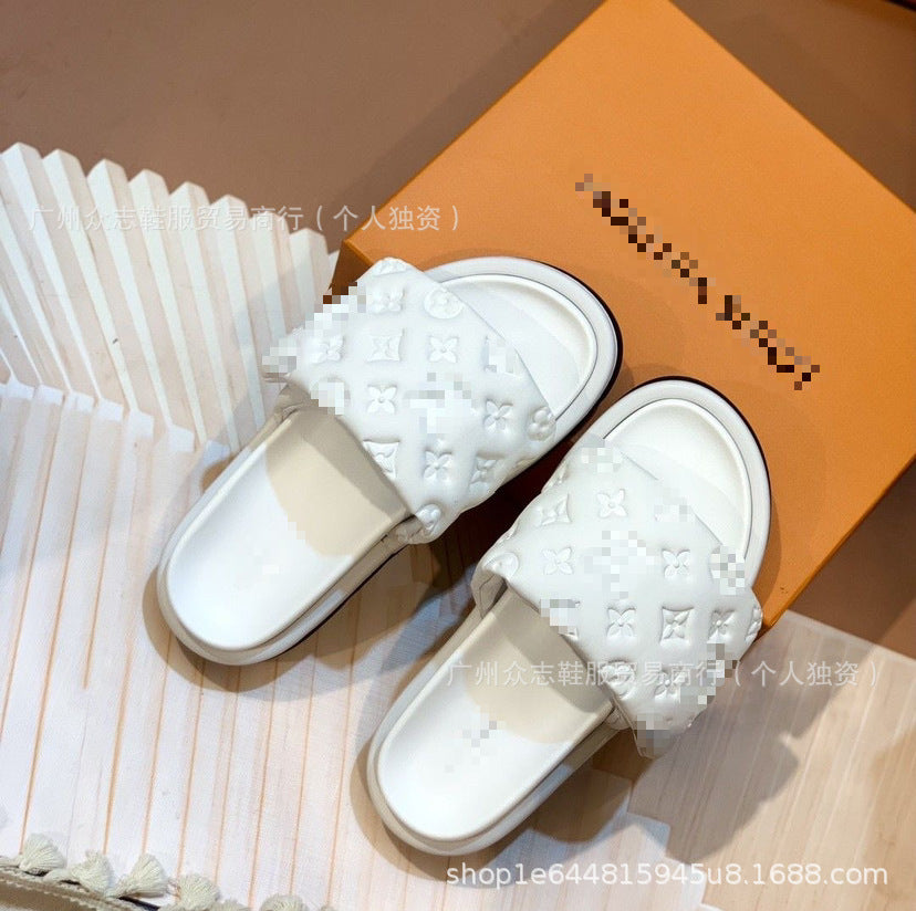 Comercio exterior Satén de Burro 2025 Verano Velcro Zapatillas de mujer Pastel mate para parejas Antideslizante Lote plano y de suela gruesa resistente al desgaste