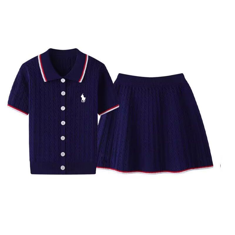 Conjunto de punto de bordado de verano para mujer al estilo escolar, top de manga corta, conjunto deportivo casual de falda plisada plisada y dos piezas