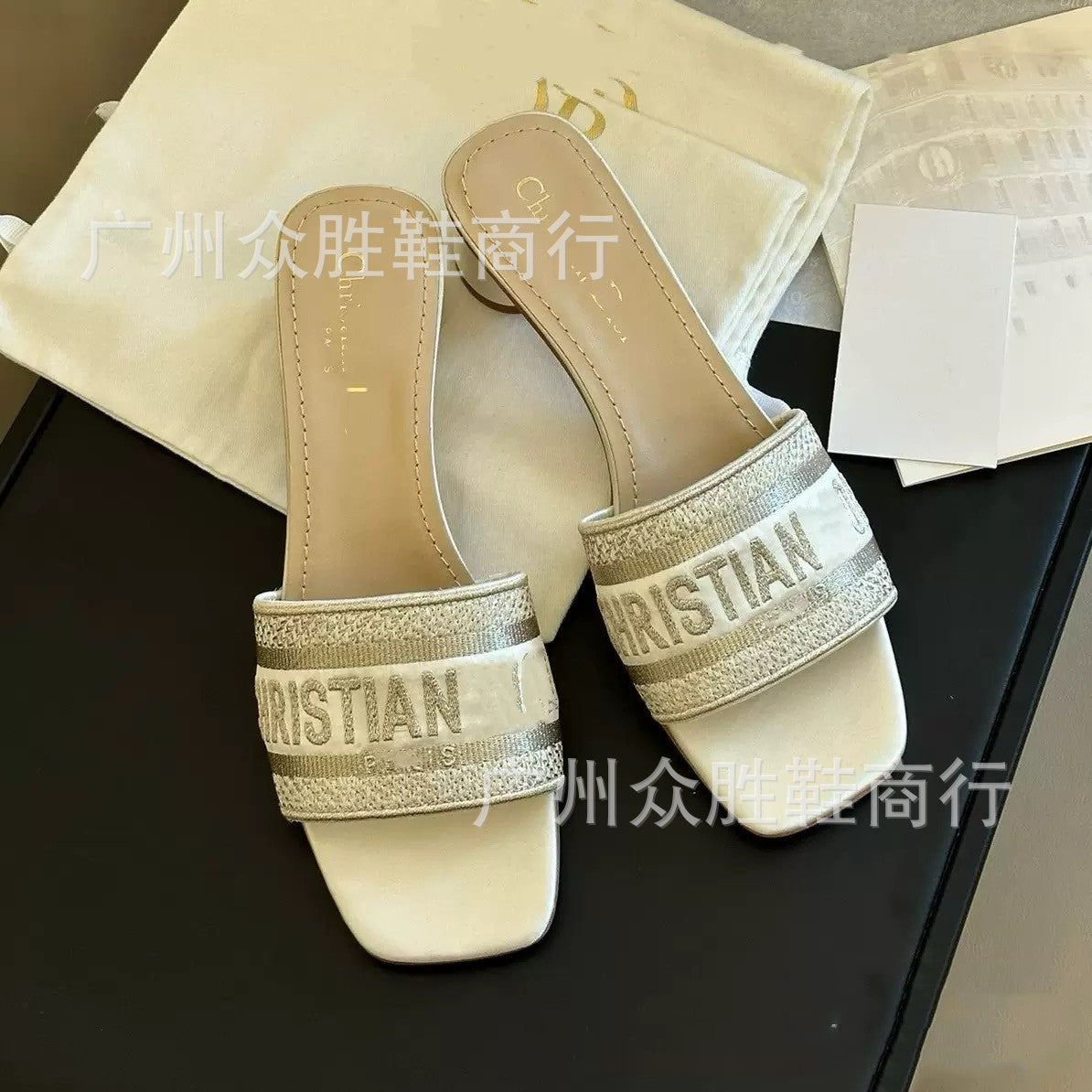 25 zapatillas de tacón grueso bordadas de seda de la marca D 25 para mujer, zapatillas versátiles de cuero auténtico, sandalias informales