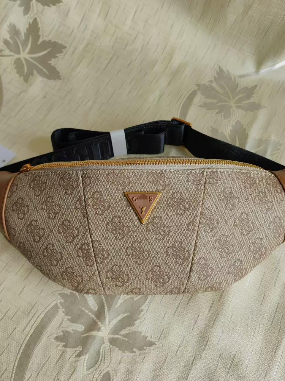 New Guesser Foreign Trade 2025 Nuevo bolso bandolero europeo y americano para hombre con cremallera triangular estampado Bolso de hombro de moda Bolso de hombre