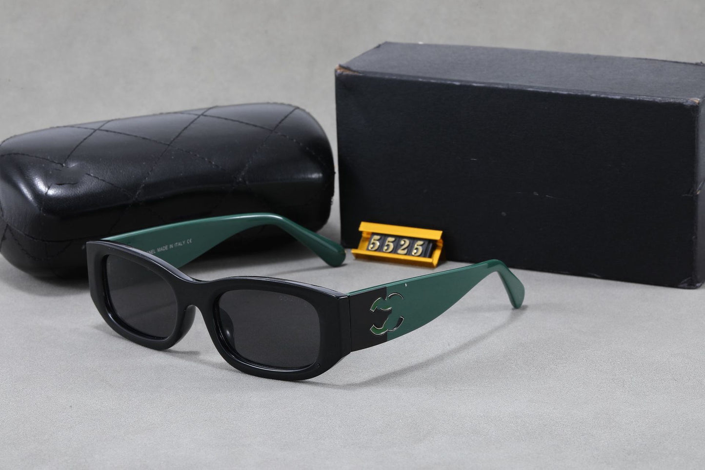 Nueva Xiaoxiang Panda Gafas de bloques de color en blanco y negro 2026 Gafas de sol para celebridades en Internet para protección UV