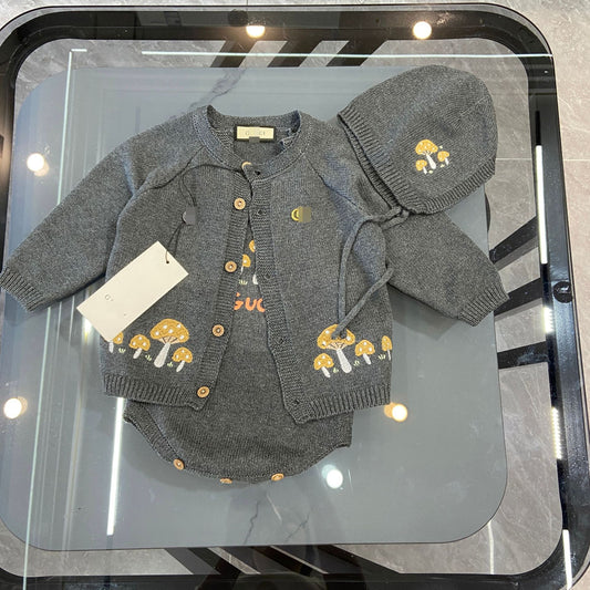 Unisex-Strickset für Babys | Latzhose und Mütze