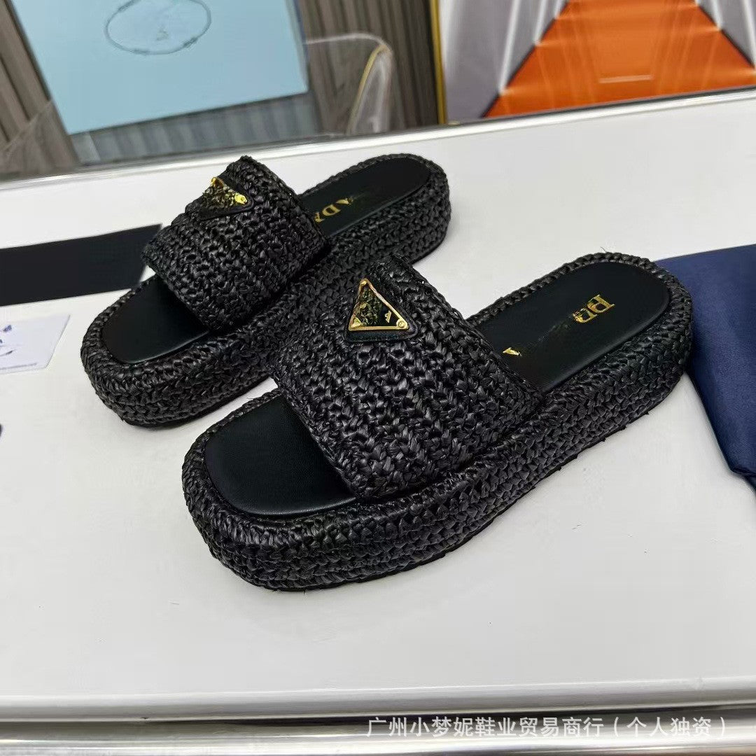 Verano 2024 nuevas sandalias tejidas de suela gruesa y de una sola línea, suela de plataforma tejida con césped que aumentan la altura y sandalias casuales de cuero genuino para mujer